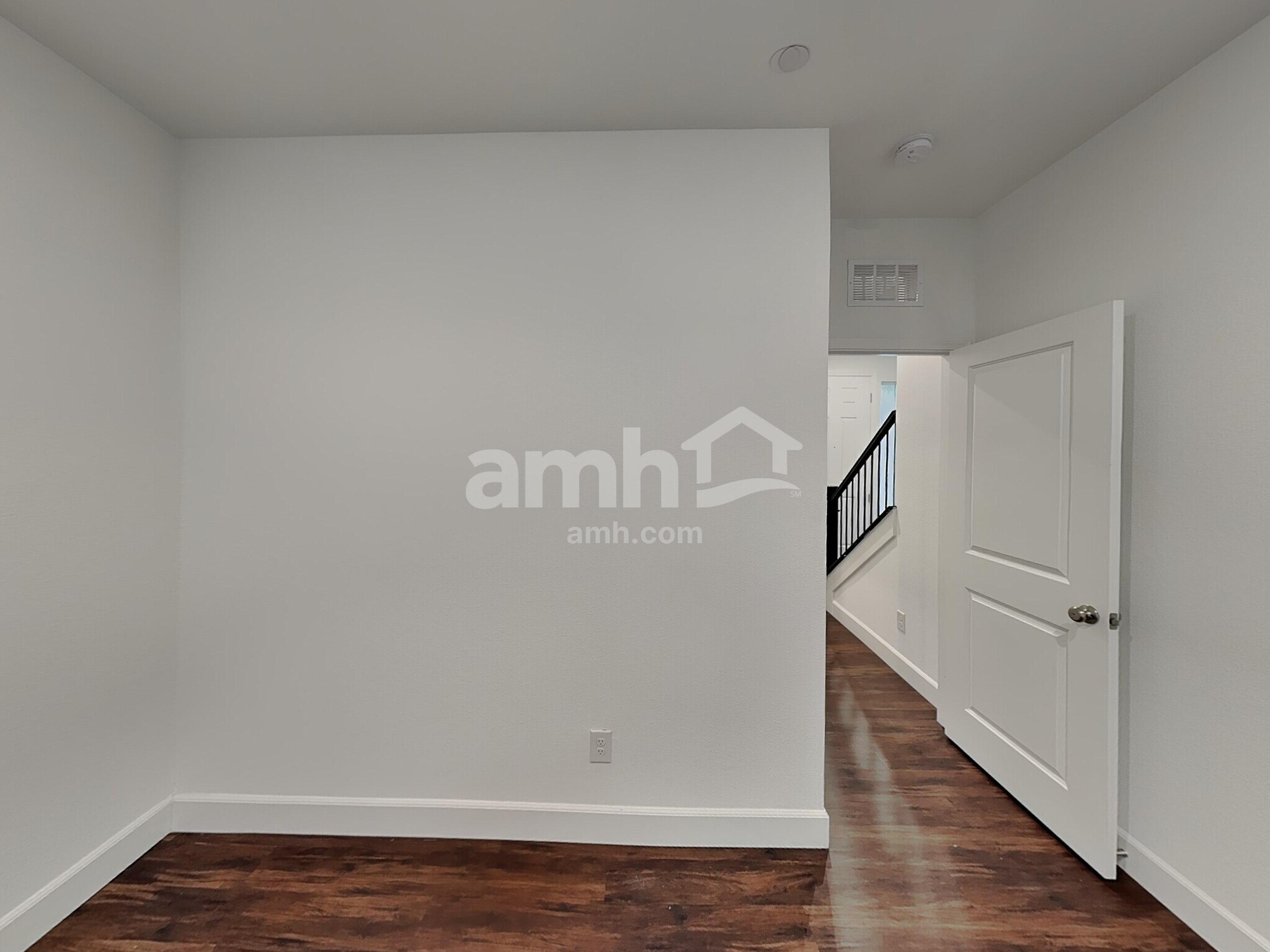 Building Photo - 642 N Water St