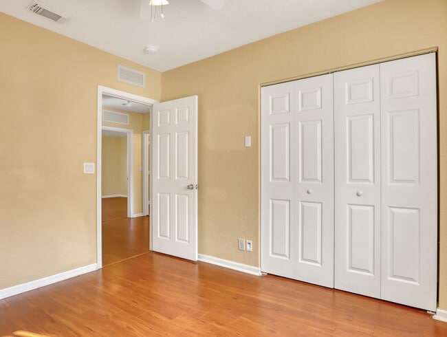 Building Photo - 2226 Oakmont Dr