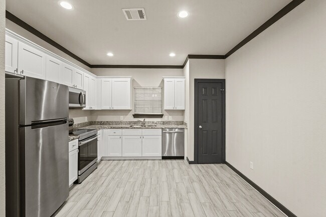 Building Photo - 4802 Cruse Rd