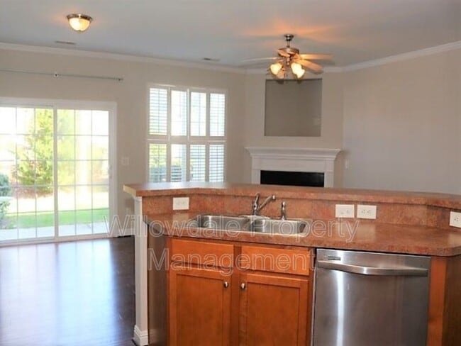Building Photo - 308 Hamlet Park Dr