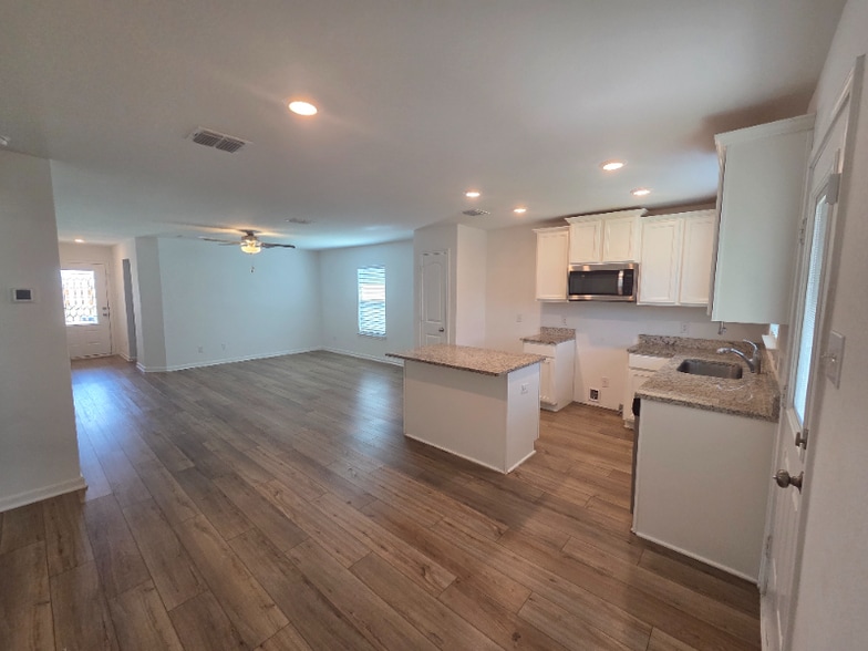 Building Photo - 2939 Forsyth Cyn