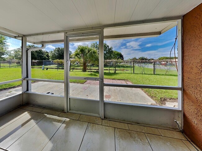 Building Photo - 1424 Liz Ln