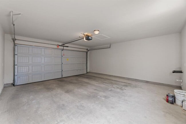 Building Photo - 18007 Malnati Dr