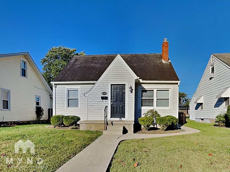 Primary Photo - 635 Oakwood Ave