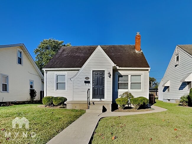 Building Photo - 635 Oakwood Ave