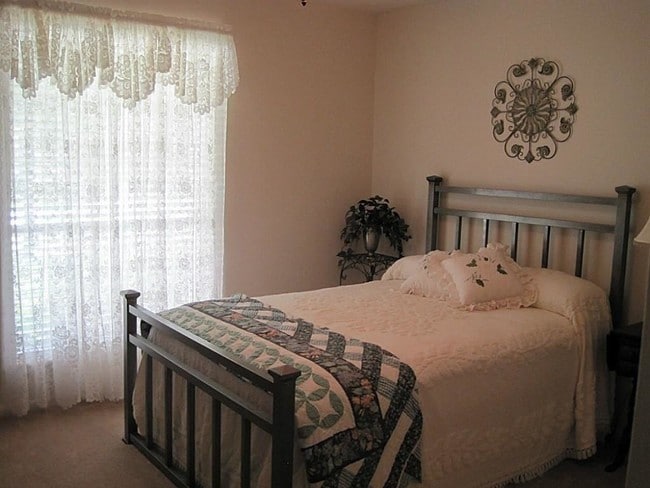 Building Photo - 530 Hickory Ridge Dr