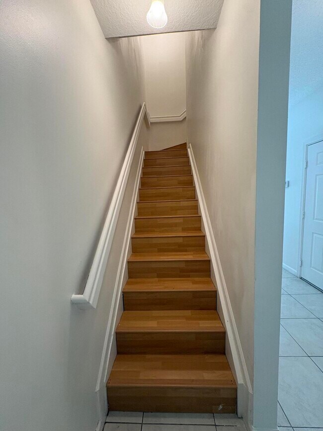 Building Photo - 3122 Coral Ridge Dr
