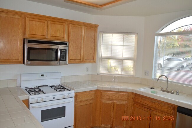 Building Photo - 1277 Bourang Way