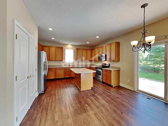 Building Photo - 942 Mill Run Dr