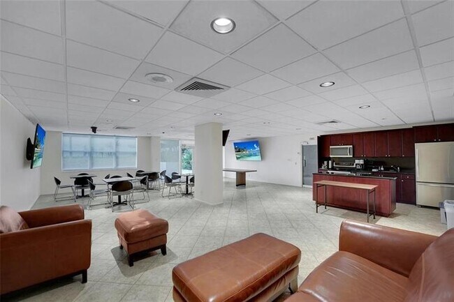 Building Photo - 3550 Galt Ocean Dr