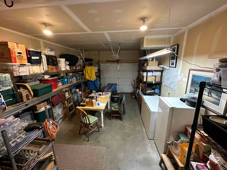 Building Photo - 3001 N Chandelle Ct