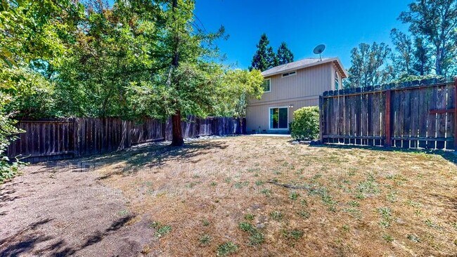 Building Photo - 5075 Charmian Dr
