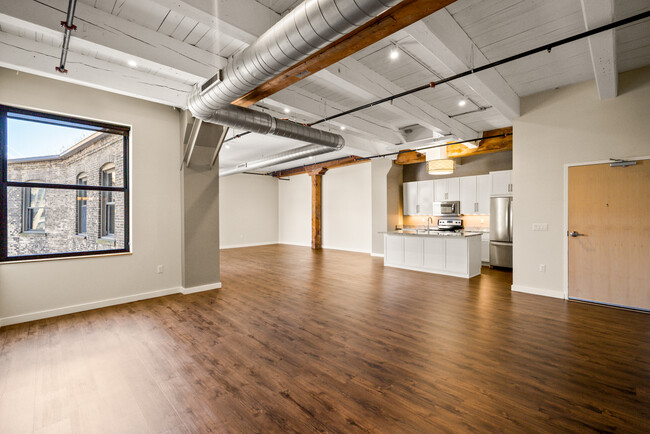 Finishing House - River Place Lofts