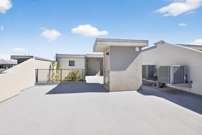 Building Photo - 94 W Davis Blvd