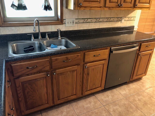 Kitchen - 4116 Gallant Fox Dr