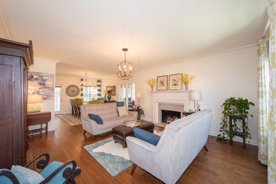 Building Photo - 15 Lorian Dr