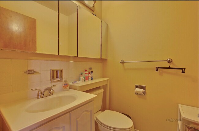 Building Photo - 205 N Ridge Ave