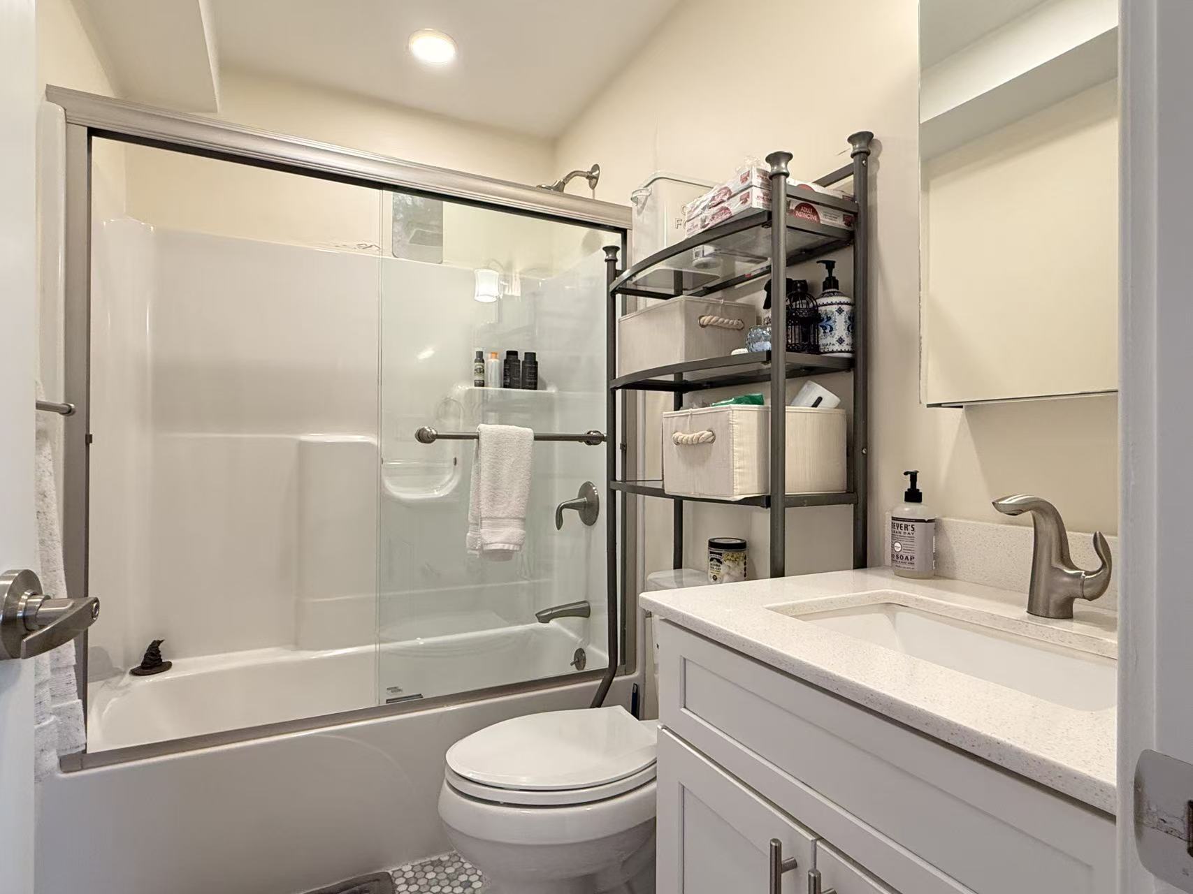 Building Photo - 925-927-927 Massachusetts Ave