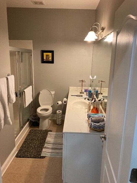 Building Photo - 5516 Ridgemoor Dr