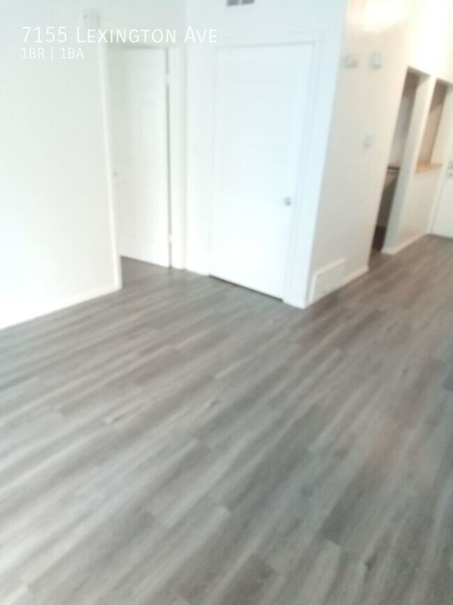 Building Photo - One bedroom Apartment with 600 sq. ft. of ...