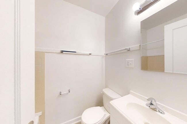 Floorplan - 5528-5532 S. Everett Avenue