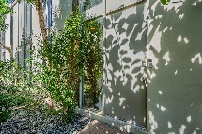 Building Photo - 4411 N 40th St