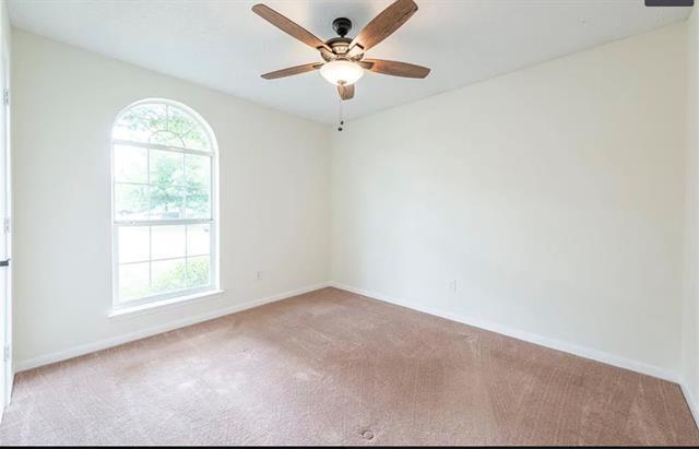 Building Photo - 352 Howard Way Dr