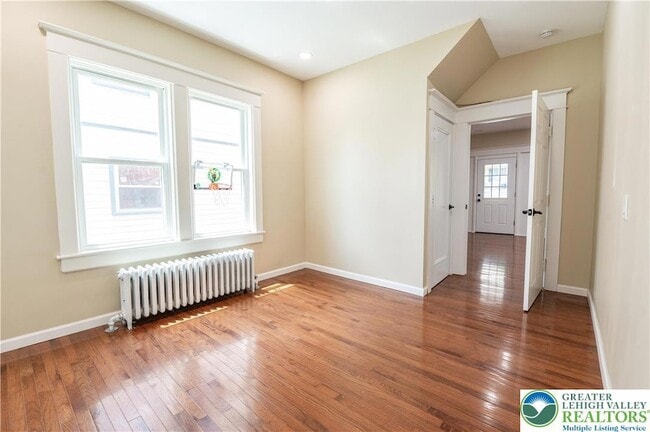 Building Photo - 111 N 10th St