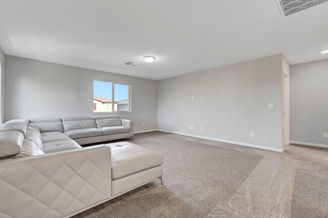 Building Photo - Gated community Located within the Valley Vista Master Plan. 4 Bed 3 Bath features and Open and i...