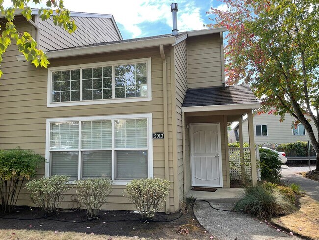 Building Photo - Beautiful and Well Maintained 2 Bed and 2....