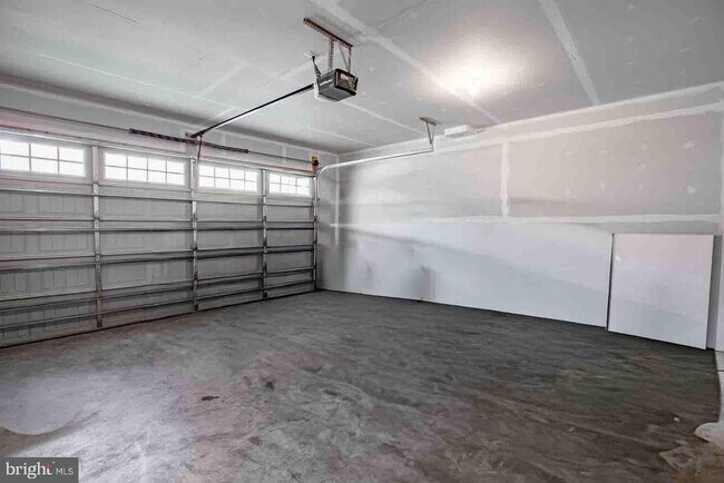 Building Photo - 167 Lyons Crk Dr