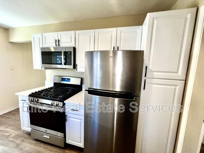 Building Photo - 9124 1/2 Rosedale Drive - 1