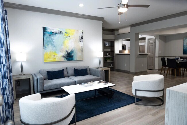 Building Photo - Where Style Meets Sophistication!