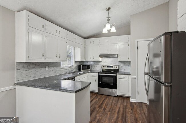 Building Photo - 2453 Falcon Ct