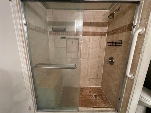 Building Photo - 602 Bellaire Dr