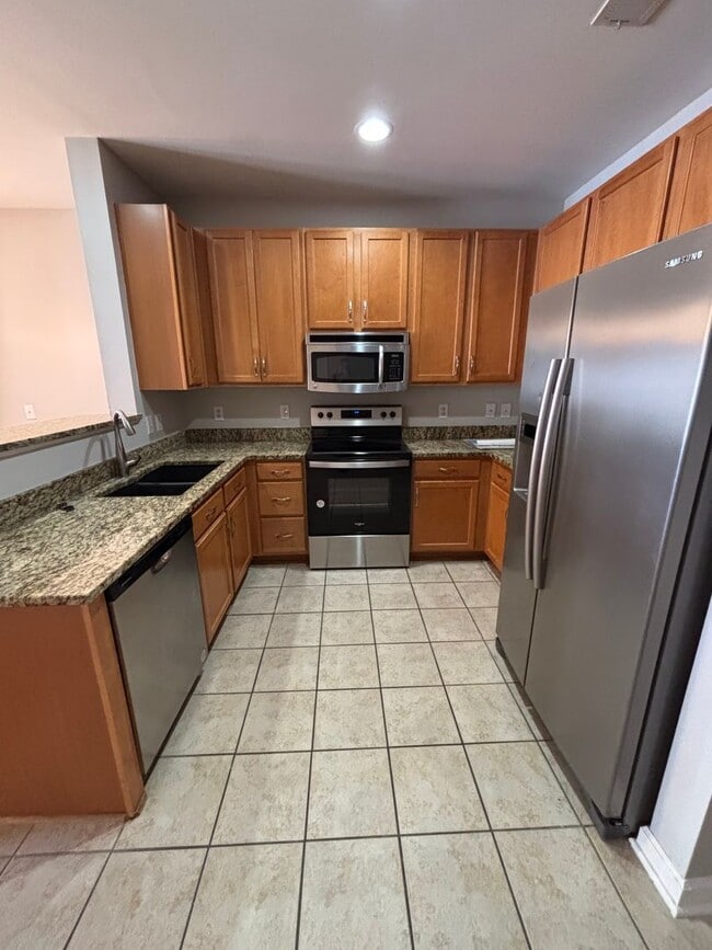 Building Photo - RENT SPECIAL! Beautiful 2 Bedroom 2 Bathro...