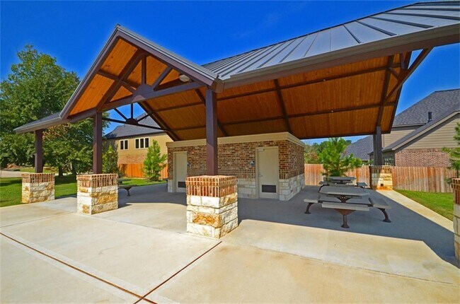 Building Photo - 135 Deerfield Meadow Dr