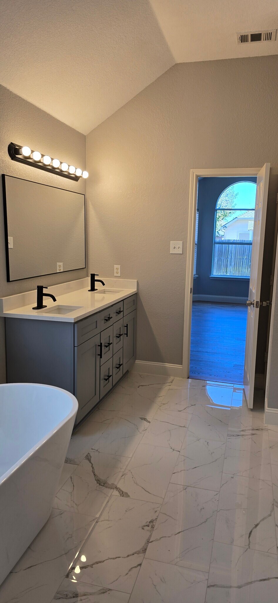 Building Photo - 10309 Fawn Meadow Ct