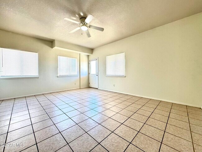 Building Photo - 5916 Cielo Del Rey Pl