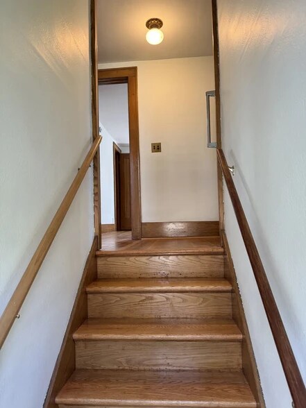 Building Photo - 83 Navarre Rd