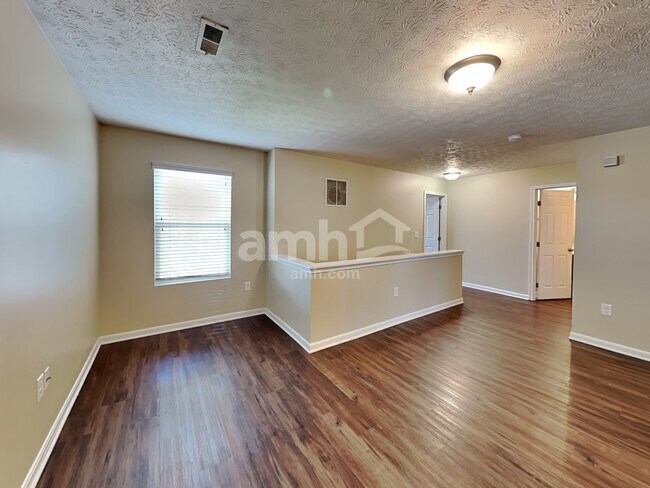 Building Photo - 355 Hennepin Dr