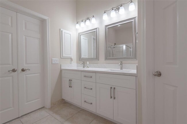 Building Photo - 2613 Corabella Pl