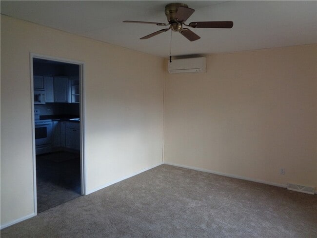 Building Photo - 113 William Ln