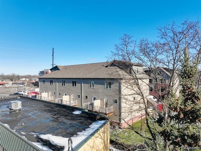 Building Photo - 3426 Primary St