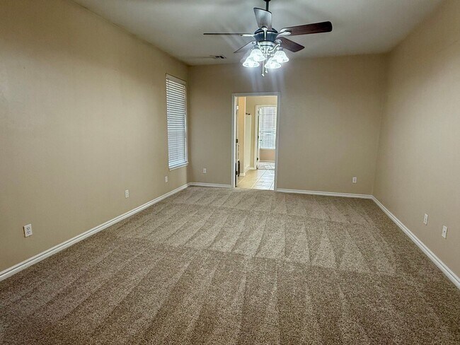 Building Photo - Beautiful Home in Surrey West of Yukon with Pool Access and Lawncare Included