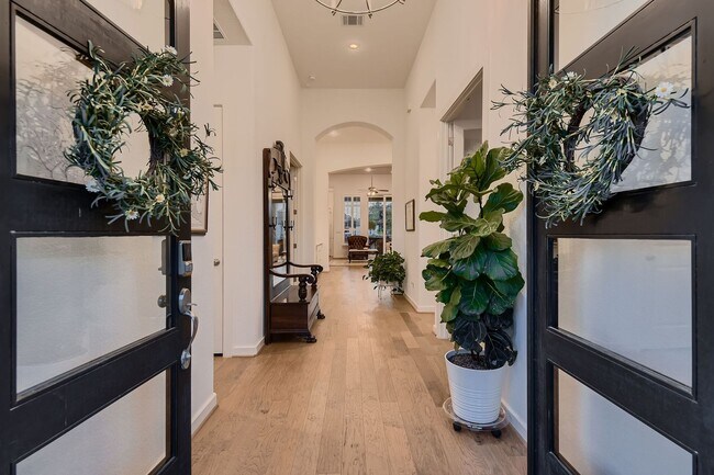 Building Photo - Available Now: Gorgeous 4 Bed/3.5 Bath wit...
