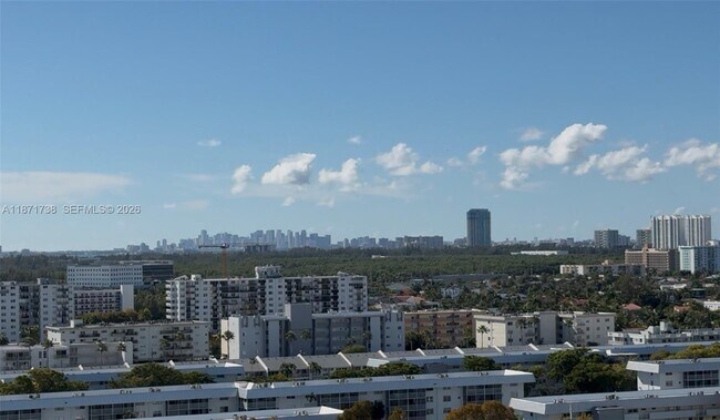 Building Photo - 2600 Island Blvd