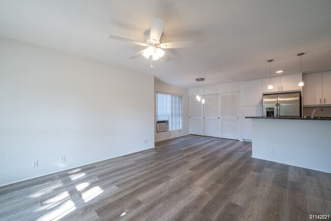 Building Photo - Available April 1st!  2 bedroom 2 bath ground floor unit at Crosspointe