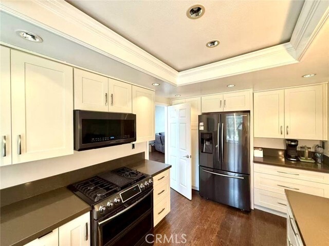Building Photo - 15452 Quiet Oak Dr