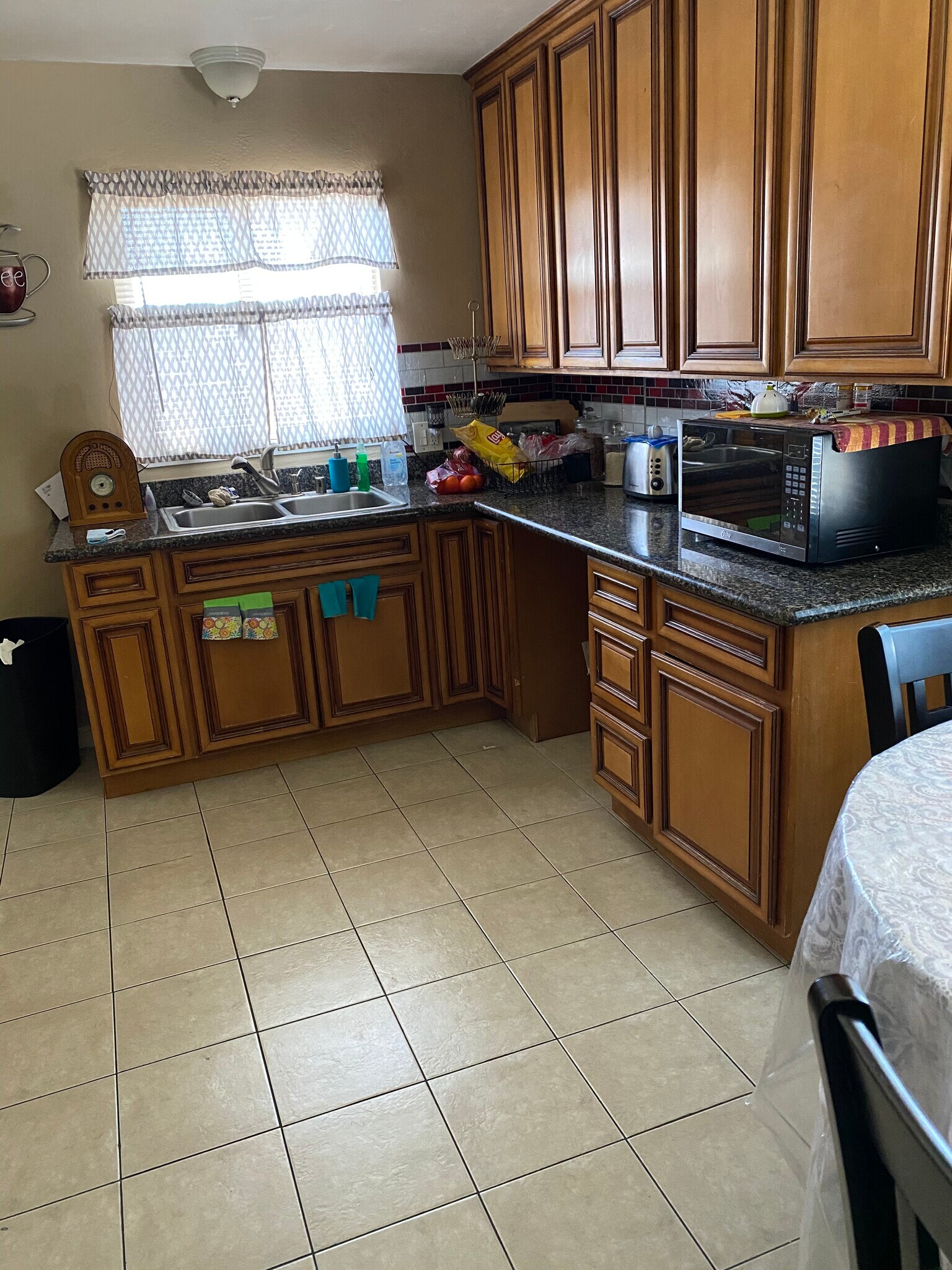 Kitchen Counters - 790 14th N St